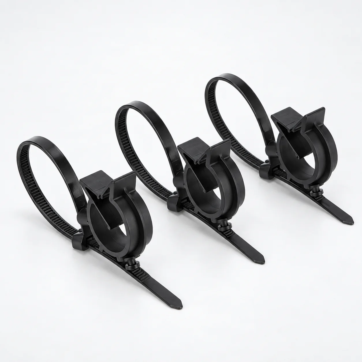 156-00777 Rotatable Cable Tie with Pipe Clip