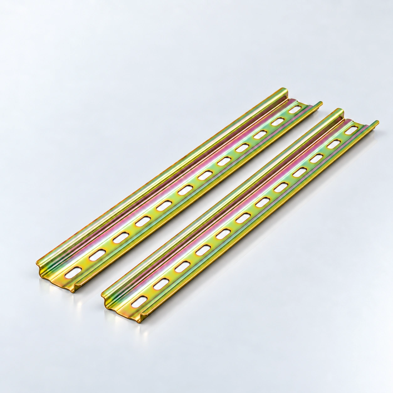 35 × 7.5 mm Rail DIN en acier nervuré
