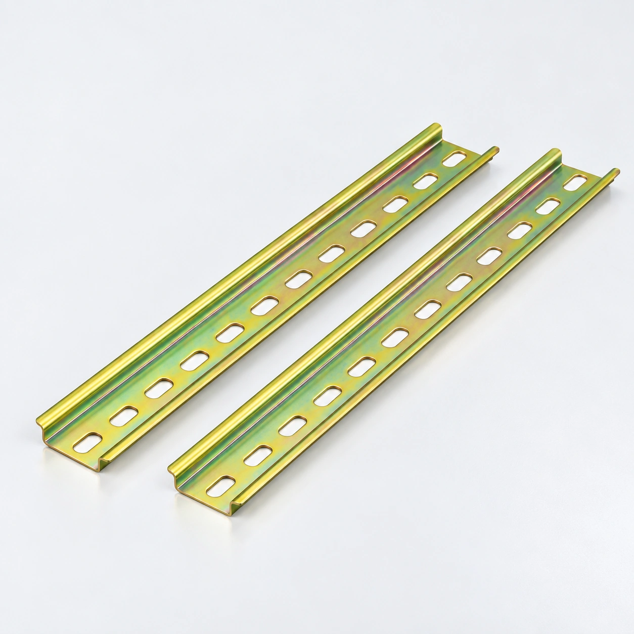 35 × 7.5 mm Rail DIN en acier rainuré